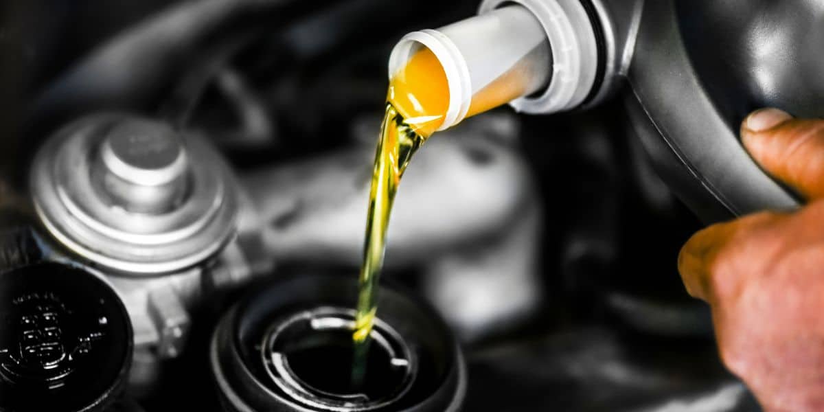 Quelle huile de moteur choisir pour une voiture à haut kilométrage ?